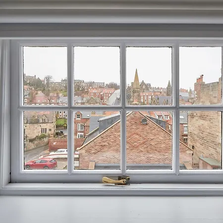 Victoria Townhouse *